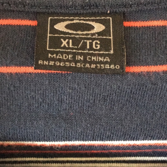 Oakley golf shirt 🏌️ ⛳️ - Picture 3 of 4